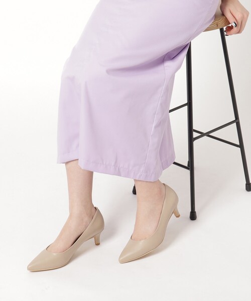 ESPERANZA（エスペランサ）の「履きやすい 疲れにくい 歩きやすいパンプス＜約5.5cmヒール＞ レイン対応 ブラックフォーマル　［サイズ21.0～26.0cm］（パンプス・レディース・ブラック/こしょう色系/ベージュ/ブラック系1・23.5cm/25.5cm/25.0cm/24.0cm/21.0cm/23.0cm/22.0cm/24.5cm/22.5cm/21.5cm/26.0cm）」の20枚目の写真