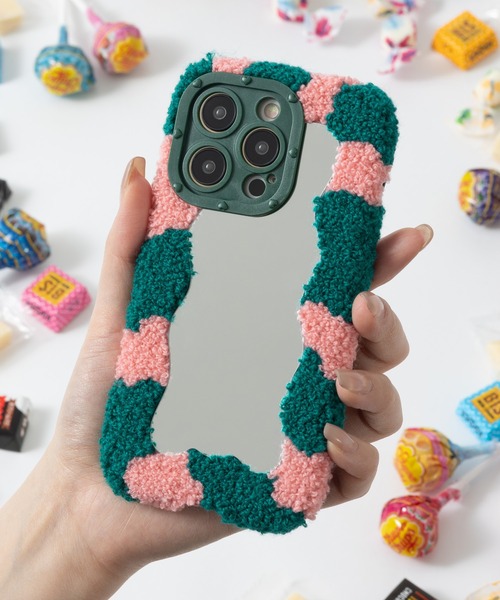 emonique（エモニーク）の「もこもこミラー iPhone スマホケース カバー 【11/12/13/14/14pro対応】（スマホケース/カバー・レディース・ブラック×ホワイト/パープル系その他/ピンク系その他・B/C/D/E/F）」の8枚目の写真