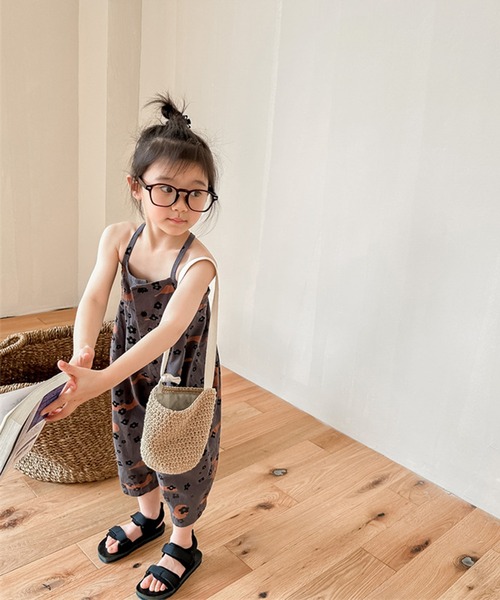 aimoha（アイモハ）の「【aimoha-KIDS-】子供服 プリント7分丈サロペット (SS)（サロペット/オーバーオール・キッズ・ダークグレー/ライトベージュ・80/90/100/110/120/130）」の6枚目の写真