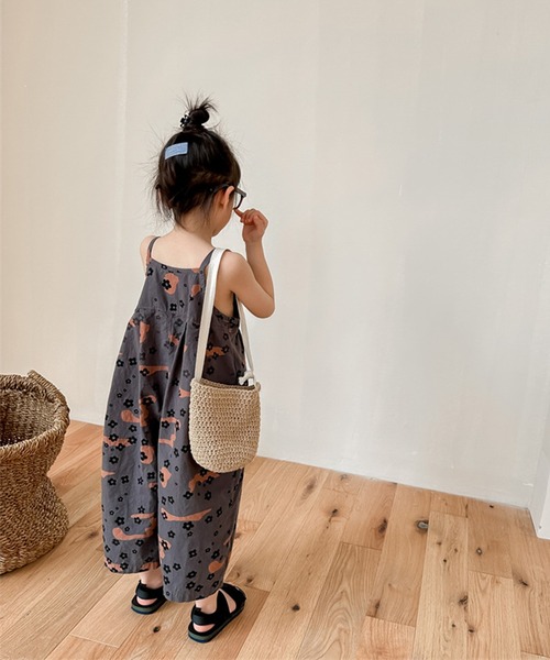 aimoha（アイモハ）の「【aimoha-KIDS-】子供服 プリント7分丈サロペット (SS)（サロペット/オーバーオール・キッズ・ダークグレー/ライトベージュ・80/90/100/110/120/130）」の9枚目の写真