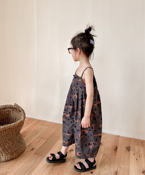 aimoha（アイモハ）の「【aimoha-KIDS-】子供服 プリント7分丈サロペット (SS)（サロペット/オーバーオール・キッズ・ダークグレー/ライトベージュ・80/90/100/110/120/130）」の11枚目の写真