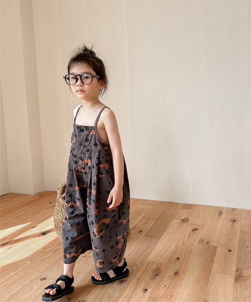 aimoha（アイモハ）の「【aimoha-KIDS-】子供服 プリント7分丈サロペット (SS)（サロペット/オーバーオール・キッズ・ダークグレー/ライトベージュ・80/90/100/110/120/130）」の13枚目の写真