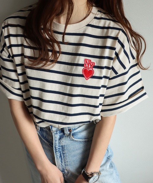COURO(コウロ)の「NYハートワッペンTシャツ(Tシャツ/カットソー・レディース・ミント/オートミール/ホワイト×ネイビー/ネイビー/ブラック×ホワイト/ホワイト/ネイビー×ホワイト/ホワイト×ブルー/ホワイト×ブラック/ホワイト×グリーン/ブラック/ネイビー系/クリーム・M/L)」の12枚目の写真