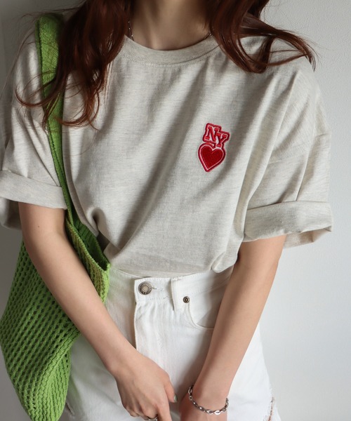 COURO(コウロ)の「NYハートワッペンTシャツ(Tシャツ/カットソー・レディース・ミント/オートミール/ホワイト×ネイビー/ネイビー/ブラック×ホワイト/ホワイト/ネイビー×ホワイト/ホワイト×ブルー/ホワイト×ブラック/ホワイト×グリーン/ブラック/ネイビー系/クリーム・M/L)」の9枚目の写真