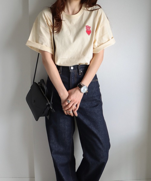 COURO(コウロ)の「NYハートワッペンTシャツ(Tシャツ/カットソー・レディース・ミント/オートミール/ホワイト×ネイビー/ネイビー/ブラック×ホワイト/ホワイト/ネイビー×ホワイト/ホワイト×ブルー/ホワイト×ブラック/ホワイト×グリーン/ブラック/ネイビー系/クリーム・M/L)」の19枚目の写真