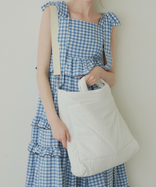 idem（イデム）の「padded big shoulder bag/中綿キルティングショルダーバッグ（トートバッグ・レディース・オフホワイト/ブルー/ブラック・FREE）」の19枚目の写真