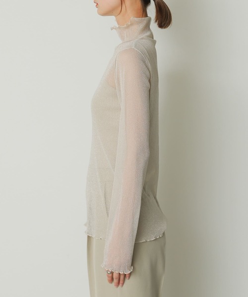 SENSE OF PLACE by URBAN RESEARCH（センスオブプレイスバイアーバンリサーチ）の「ラメシアーハイネックトップ（Tシャツ/カットソー・レディース・ライトベージュ/チャコールグレー/グリーン・ONE）」の21枚目の写真