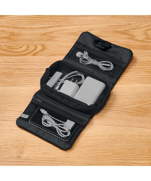 ポリエステル 吊るして使える着脱ポーチ付ケース 約12×18×4