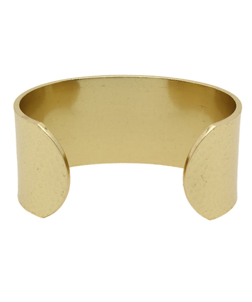 FREDY&GLOSTER(フレディアンドグロスター)の「DIARGE×FREDY&GLOSTER 極太打ち出しバングル(バングル/リストバンド・メンズ・シルバー/ゴールド・FREE)」の3枚目の写真