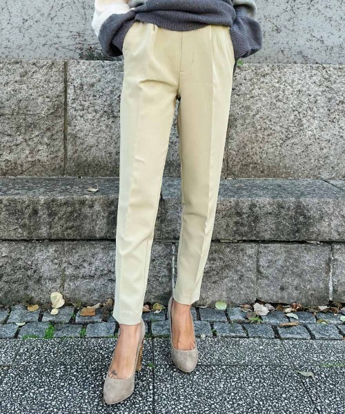 esutoreja（エストレジャ）の「テーパードスラックス（スラックス・レディース・ブラック/グレー系その他/オリーブ・M/S）」の2枚目の写真