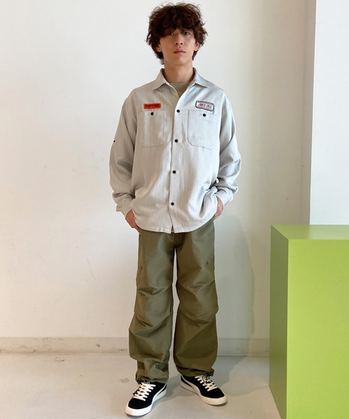 SANTA CRUZ(サンタクルーズ)の「【ムラサキスポーツ限定】SANTACRUZ/サンタクルーズ 長袖シャツ ワークシャツ ストライプ柄 502241202(シャツ/ブラウス・メンズ・ライトベージュ/グレイッシュブルー・L/XL/M)」の8枚目の写真