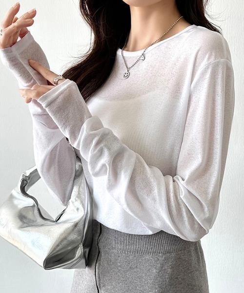 COCOMOMO(ココモモ)の「ロングシーズン使える スラブシアートップス カットソー 長袖 シアートップス シアーロンT レイヤードトップス シアーインナー スラブ シアー トップス UV対策 春服 夏服 秋服(Tシャツ/カットソー・レディース・ホワイト/ピンク/ライトグレー/ホワイト系その他/ミント/ブルー系その他/スカイブルー/オリーブ/ブラック/ピンク系その他/グレー系その他/ブラック系その他/ダークグレー/オレンジ系その他/チェリーピンク/ブラウン系その他/ブラウン系/ライトブルー/ベージュ系その他/ライトグレー系/ピンク系/パープル系その他/シルバーグレー/ブラウン/ブルー系/ベージュ/パープル/モカ/オレンジ・L/M/S)」の2枚目の写真