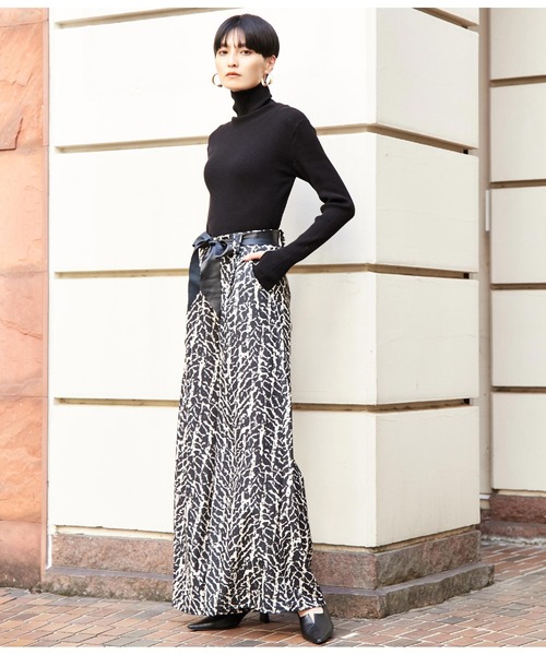 Settimissimo（セッティミッシモ）の「ITALYリボンベルト付　モノトーン柄　フレアパンツ（その他パンツ・レディース・ブラック・FREE）」の7枚目の写真