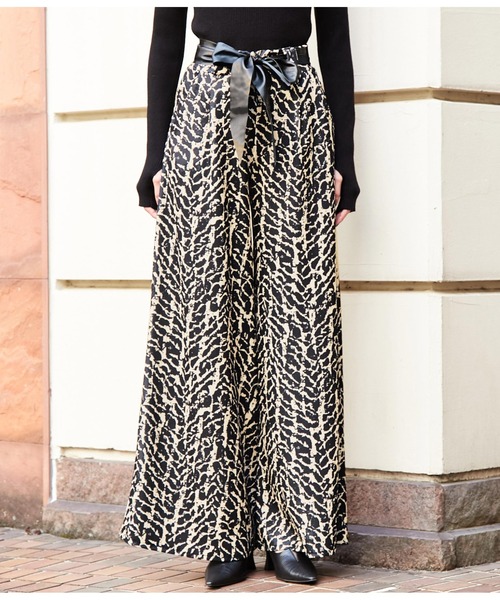 Settimissimo（セッティミッシモ）の「ITALYリボンベルト付　モノトーン柄　フレアパンツ（その他パンツ・レディース・ブラック・FREE）」の8枚目の写真