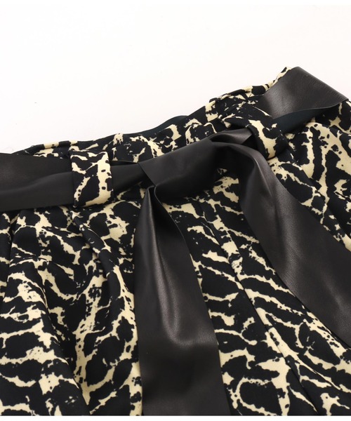 Settimissimo（セッティミッシモ）の「ITALYリボンベルト付　モノトーン柄　フレアパンツ（その他パンツ・レディース・ブラック・FREE）」の11枚目の写真