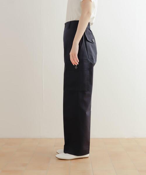 URBAN RESEARCH DOORS(アーバンリサーチドアーズ)の「センタープレスカーゴパンツ(その他パンツ・レディース・ネイビー/オフホワイト・MEDIUM/SMALL)」の19枚目の写真