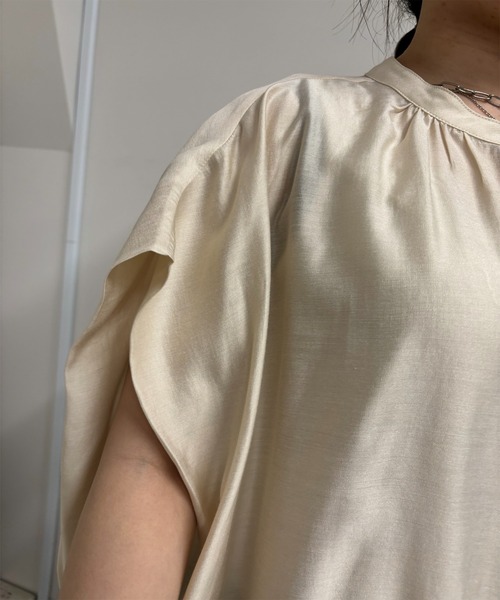 un dix cors(アンディコール)の「肩タックバンドカラーシャツ(シャツ/ブラウス・レディース・アイボリー/ベージュ/ネイビー/グリーン・FREE)」の18枚目の写真