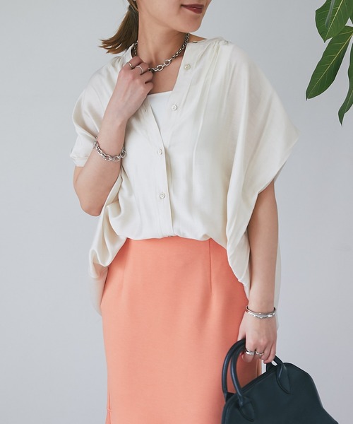 un dix cors(アンディコール)の「肩タックバンドカラーシャツ(シャツ/ブラウス・レディース・アイボリー/ベージュ/ネイビー/グリーン・FREE)」の6枚目の写真