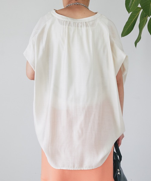 un dix cors(アンディコール)の「肩タックバンドカラーシャツ(シャツ/ブラウス・レディース・アイボリー/ベージュ/ネイビー/グリーン・FREE)」の8枚目の写真