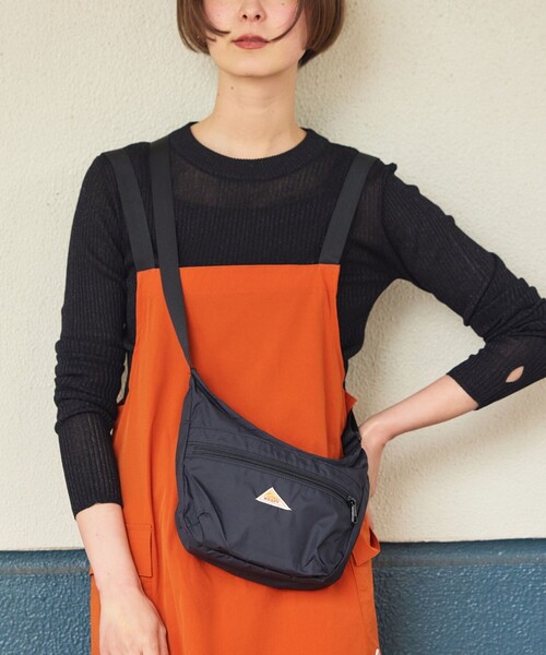 FREAK'S STORE(フリークスストア)の「限定展開 KELTY/ケルティ HALF MOON MINI SHOULDER(ショルダーバッグ)(ショルダーバッグ・レディース・ベージュ/キャメル/ブラック/グレー・ONE SIZE)」の8枚目の写真