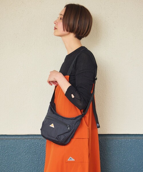 FREAK'S STORE(フリークスストア)の「限定展開 KELTY/ケルティ HALF MOON MINI SHOULDER(ショルダーバッグ)(ショルダーバッグ・レディース・ベージュ/キャメル/ブラック/グレー・ONE SIZE)」の9枚目の写真