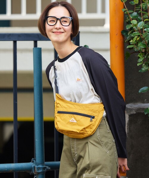 FREAK'S STORE(フリークスストア)の「限定展開 KELTY/ケルティ HALF MOON MINI SHOULDER(ショルダーバッグ)(ショルダーバッグ・レディース・ベージュ/キャメル/ブラック/グレー・ONE SIZE)」の10枚目の写真