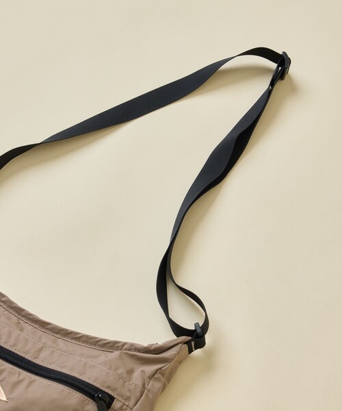 FREAK'S STORE(フリークスストア)の「限定展開 KELTY/ケルティ HALF MOON MINI SHOULDER(ショルダーバッグ)(ショルダーバッグ・レディース・ベージュ/キャメル/ブラック/グレー・ONE SIZE)」の16枚目の写真