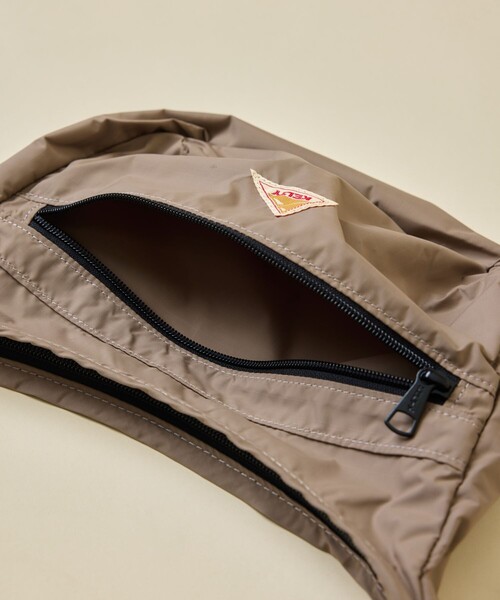 FREAK'S STORE(フリークスストア)の「限定展開 KELTY/ケルティ HALF MOON MINI SHOULDER(ショルダーバッグ)(ショルダーバッグ・レディース・ベージュ/キャメル/ブラック/グレー・ONE SIZE)」の22枚目の写真