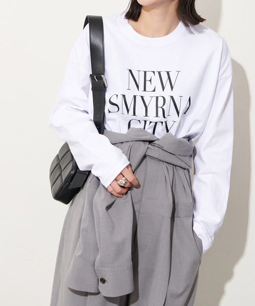 JOURNAL STANDARD（ジャーナルスタンダード）の「《追加》ラウンドヘムロゴロングスリーブ（Tシャツ/カットソー・レディース・ブラック系その他/ホワイト/グレー・FREE）」の2枚目の写真