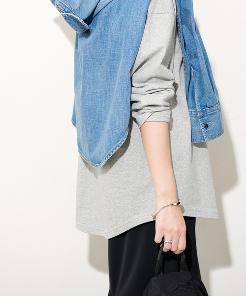 JOURNAL STANDARD（ジャーナルスタンダード）の「《追加》ラウンドヘムロゴロングスリーブ（Tシャツ/カットソー・レディース・ブラック系その他/ホワイト/グレー・FREE）」の21枚目の写真