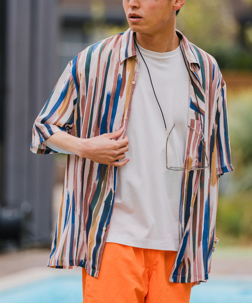 EDIFICE(エディフィス)の「【DEVEAUX / デヴォー】オールオーバープリント 半袖シャツ(シャツ/ブラウス・メンズ・ホワイト/ブルー系その他/ライトブルー/エメラルドブルー・SMALL/MEDIUM/LARGE)」の1枚目の写真