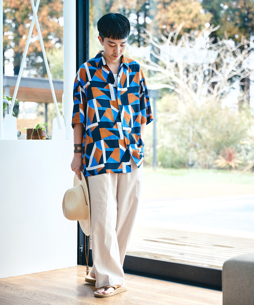 EDIFICE(エディフィス)の「【DEVEAUX / デヴォー】オールオーバープリント 半袖シャツ(シャツ/ブラウス・メンズ・ホワイト/ブルー系その他/ライトブルー/エメラルドブルー・SMALL/MEDIUM/LARGE)」の16枚目の写真