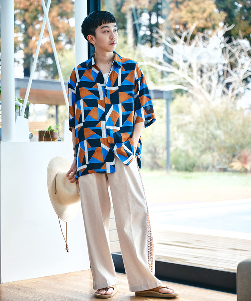 EDIFICE(エディフィス)の「【DEVEAUX / デヴォー】オールオーバープリント 半袖シャツ(シャツ/ブラウス・メンズ・ホワイト/ブルー系その他/ライトブルー/エメラルドブルー・SMALL/MEDIUM/LARGE)」の17枚目の写真