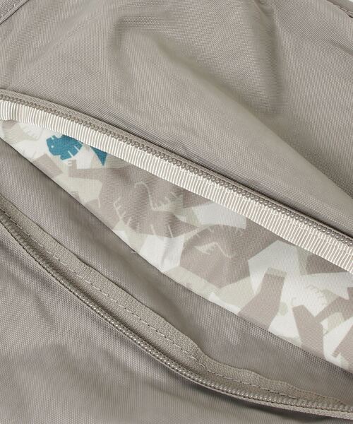 CHROME（クローム）の「［ CHROME / クローム ］SODO 3L SLING / ソードー 3L スリング 耐水 3L ボディバッグ ウェストポーチ（ボディバッグ/ウエストポーチ・レディース・ベージュ/ブラック/グレー/レッド系その他/シルバー/サックスブルー・FREE）」の7枚目の写真