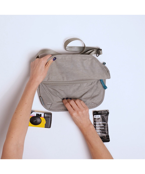 CHROME（クローム）の「［ CHROME / クローム ］SODO 3L SLING / ソードー 3L スリング 耐水 3L ボディバッグ ウェストポーチ（ボディバッグ/ウエストポーチ・レディース・ベージュ/ブラック/グレー/レッド系その他/シルバー/サックスブルー・FREE）」の22枚目の写真