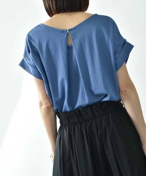 INTERPLANET（インタープラネット）の「【接触冷感】カノコ袖ロールアップＢＡＣＫゴールドホックプルオーバー（Tシャツ/カットソー・レディース・ブルー/オフホワイト/ブラック・FREE）」の18枚目の写真