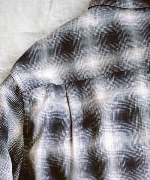 LIDNM(リドム)の「PEACH RAYON OMBRE SHIRT(シャツ/ブラウス・メンズ・ヘザーグレー・LARGE/SMALL/MEDIUM)」の13枚目の写真