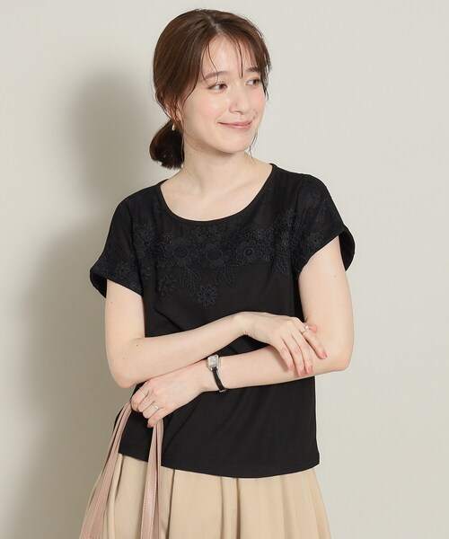 ITS'DEMO(イッツデモ)の「◆【肌触りさらり/手洗い可】フロントレースプルオーバー(Tシャツ/カットソー・レディース・パープル/ブラック/サックスブルー/オフホワイト・00)」の2枚目の写真