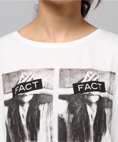 AZUL by moussy（アズールバイマウジー）の「30/-酵素天竺4フォトDショルT（Tシャツ/カットソー・レディース・グレー/オフホワイト/ブラック・SMALL/MEDIUM/LARGE）」の8枚目の写真