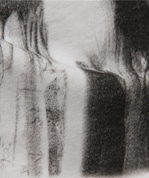 AZUL by moussy（アズールバイマウジー）の「30/-酵素天竺4フォトDショルT（Tシャツ/カットソー・レディース・グレー/オフホワイト/ブラック・SMALL/MEDIUM/LARGE）」の12枚目の写真