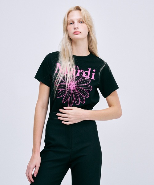 Mardi Mercredi(マルディメクルディ)の「SLIM TSHIRT FLOWERMARDI / スリム Tシャツ フラワーマルディ(Tシャツ/カットソー・レディース・ブラック系その他・FREE)」の5枚目の写真