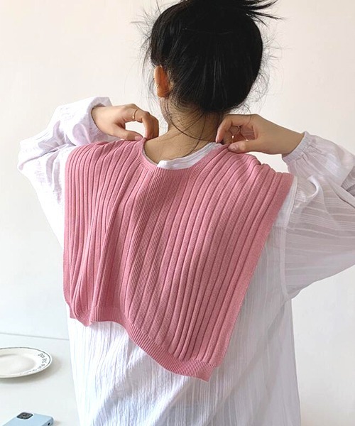 VIBGYOR Women（ヴィブジョー　ウィメン）の「【resonance】シンプル リブ編み サマーニット/肩掛けストール【10色展開】（ストール/ショール・レディース・ライトイエロー/グレイッシュブルー/オレンジ/ブラック/スモークピンク/ブルーグリーン/スカイブルー/ライトベージュ/ホワイト/ミント・FREE）」の9枚目の写真