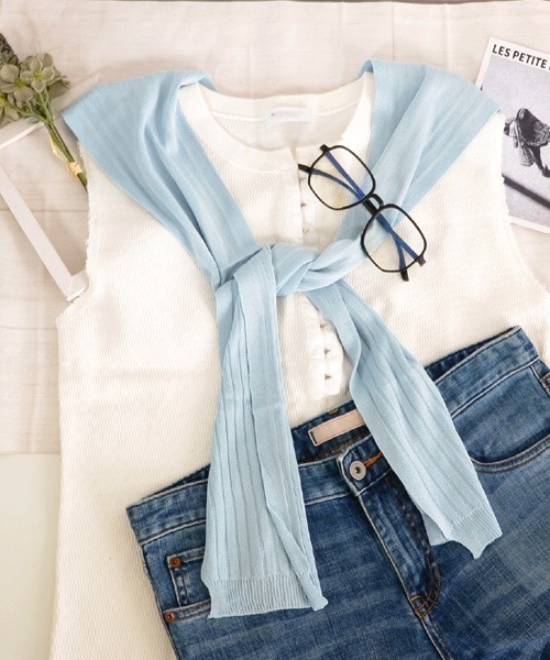 VIBGYOR Women（ヴィブジョー　ウィメン）の「【resonance】シンプル リブ編み サマーニット/肩掛けストール【10色展開】（ストール/ショール・レディース・ライトイエロー/グレイッシュブルー/オレンジ/ブラック/スモークピンク/ブルーグリーン/スカイブルー/ライトベージュ/ホワイト/ミント・FREE）」の7枚目の写真