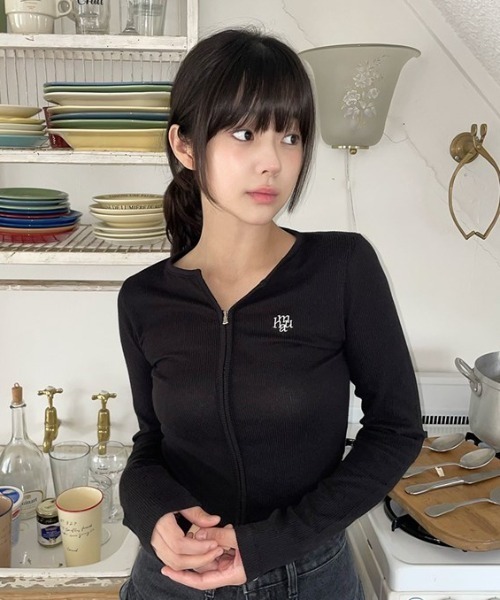 A'GEM/9 × .kom 『muah muah/ムーアムーア』 STITCH LOGO ZIPUP