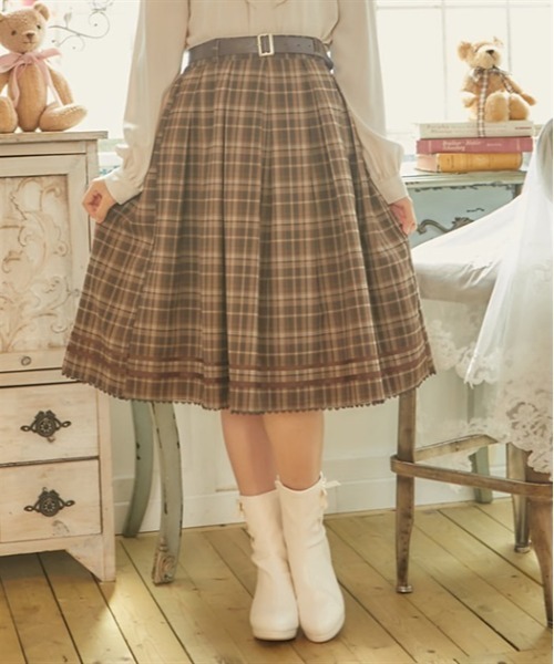 axes femme POETIQUE(アクシーズファムポエティック)の「ベルト付ボックスタックスカート(スカート・レディース・ブラック/グリーン/ブラウン・MEDIUM)」の2枚目の写真