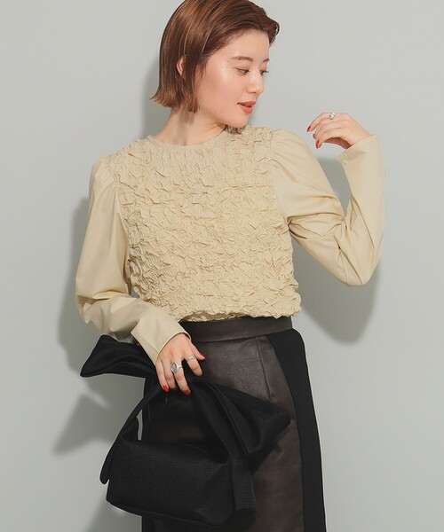 Ray BEAMS（レイビームス）の「シャーリング クルーネック ブラウス（シャツ/ブラウス・レディース・ブラック/ベージュ・ONE SIZE）」の10枚目の写真