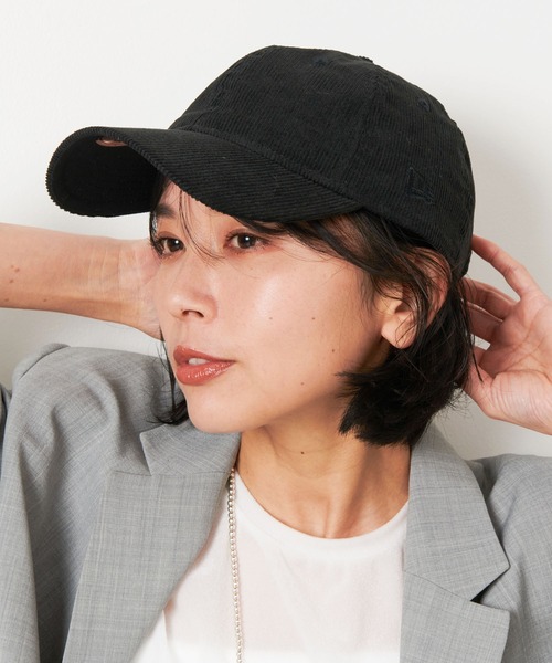 NEW ERA(ニューエラ)の「【NEW ERA×MICA&DEAL】コラボレーションコーデュロイCAP(キャップ・レディース・オフホワイト/ブラック・FREE)」の1枚目の写真