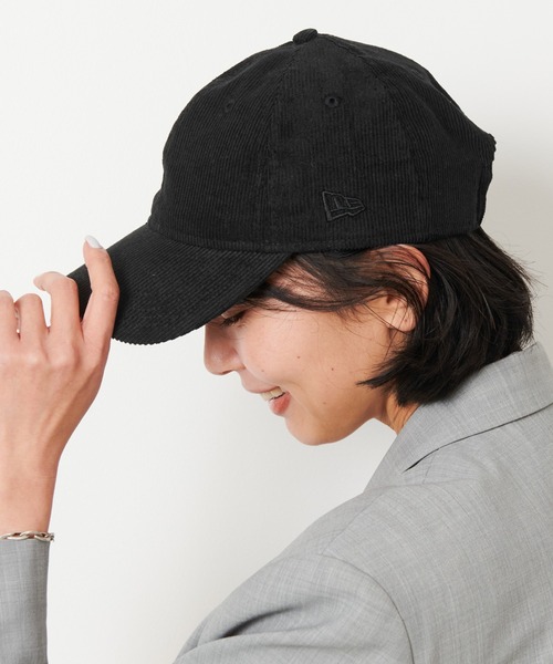 NEW ERA(ニューエラ)の「【NEW ERA×MICA&DEAL】コラボレーションコーデュロイCAP(キャップ・レディース・オフホワイト/ブラック・FREE)」の6枚目の写真