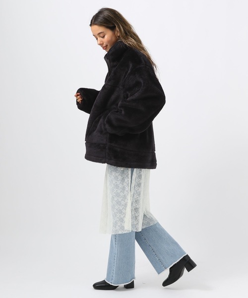 BAYFLOW（ベイフロー）の「[軽量で暖かい]スタンドカラーファーブルゾン（ブルゾン・レディース・グレイッシュベージュ/ブラック・SMALL/MEDIUM）」の18枚目の写真