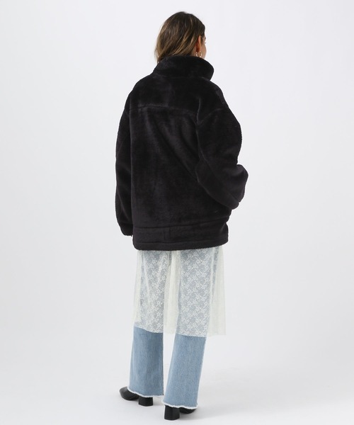 BAYFLOW（ベイフロー）の「[軽量で暖かい]スタンドカラーファーブルゾン（ブルゾン・レディース・グレイッシュベージュ/ブラック・SMALL/MEDIUM）」の20枚目の写真